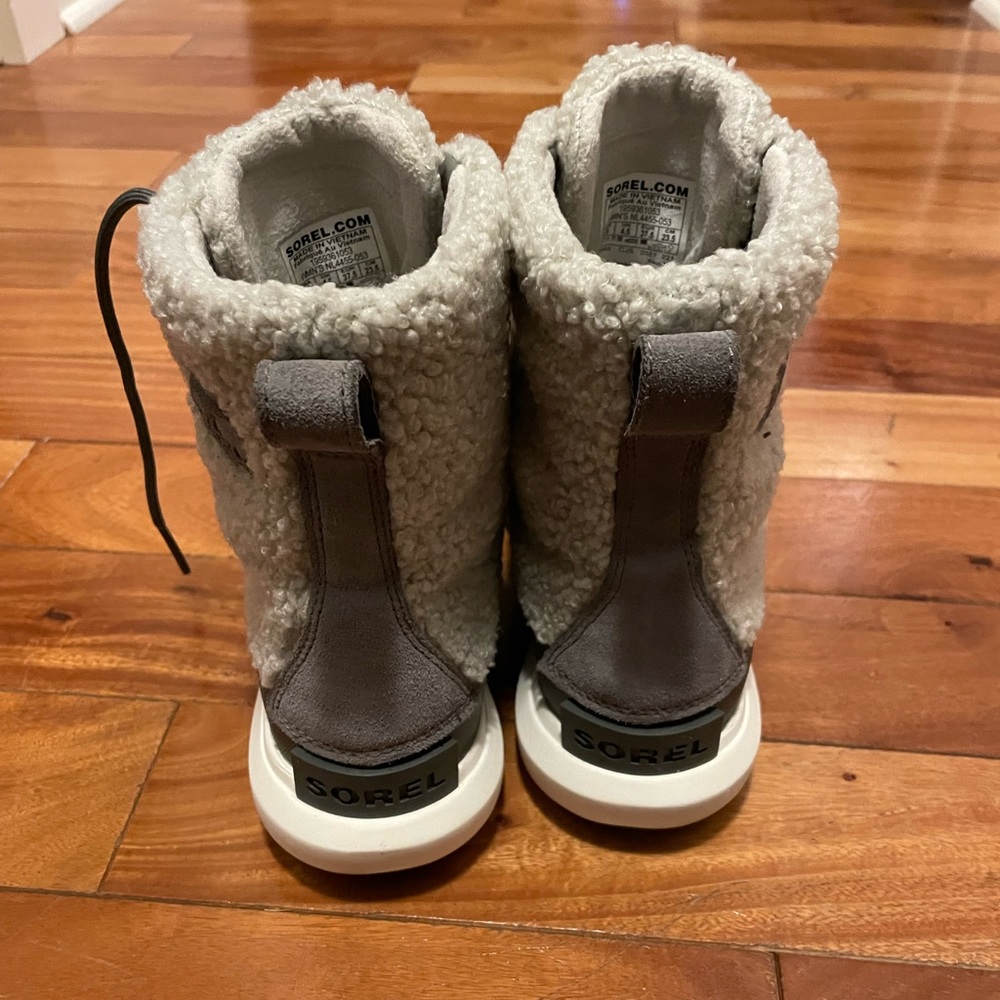 Sorel Boots - Picture 3 of 8